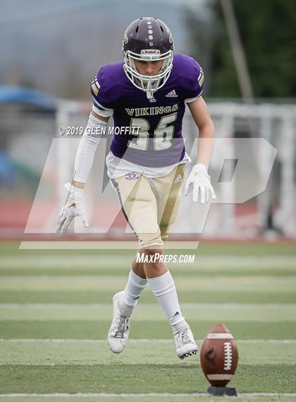 Thumbnail 1 in Union @. Lake Stevens (WIAA 4A First Round) photogallery.