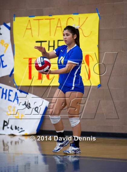 Thumbnail 1 in Woodlake @ Bakersfield Christian (CIF CS D3 Semifinals) photogallery.