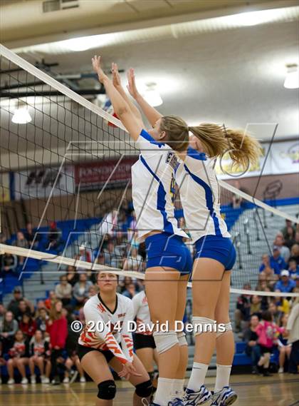 Thumbnail 1 in Woodlake @ Bakersfield Christian (CIF CS D3 Semifinals) photogallery.