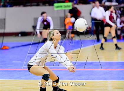 Thumbnail 2 in Valley vs. Coal Ridge (CHSAA 3A Playoff) photogallery.