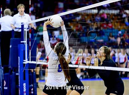 Thumbnail 1 in Valley vs. Coal Ridge (CHSAA 3A Playoff) photogallery.
