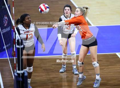 Thumbnail 3 in Sterling vs Eaton (CHSAA 3A Pool Play) photogallery.