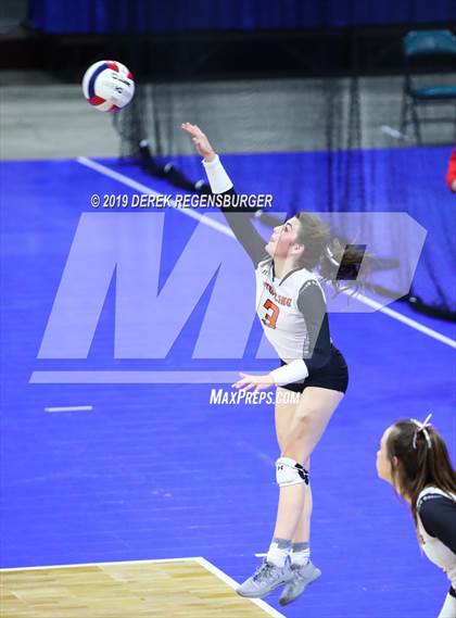 Thumbnail 3 in Sterling vs Eaton (CHSAA 3A Pool Play) photogallery.