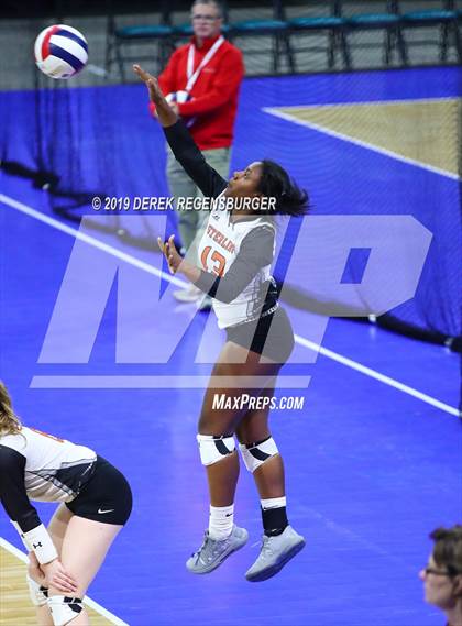 Thumbnail 2 in Sterling vs Eaton (CHSAA 3A Pool Play) photogallery.
