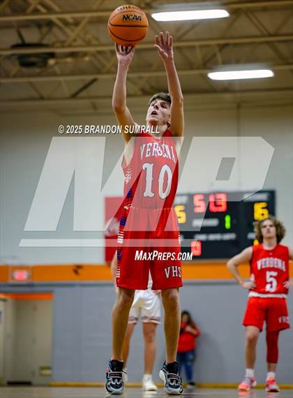 Thumbnail 1 in Maplesville vs Verbena (Chilton County Tournament Round 1) photogallery.