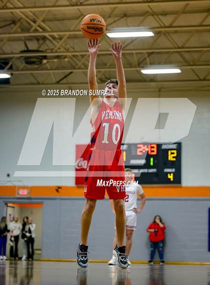 Thumbnail 2 in Maplesville vs Verbena (Chilton County Tournament Round 1) photogallery.