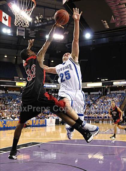 Thumbnail 2 in Fairfield vs. Rocklin (CIF SJS D2 Final) photogallery.