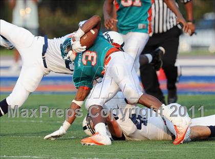 Thumbnail 3 in Westlake vs. Urbana (I-95 Kickoff Classic) photogallery.