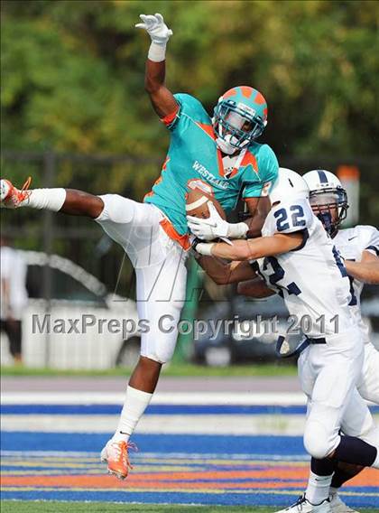 Thumbnail 2 in Westlake vs. Urbana (I-95 Kickoff Classic) photogallery.