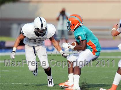 Thumbnail 1 in Westlake vs. Urbana (I-95 Kickoff Classic) photogallery.