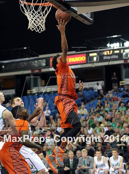 Thumbnail 3 in Drake vs. Chaminade (CIF State D3 Final) photogallery.