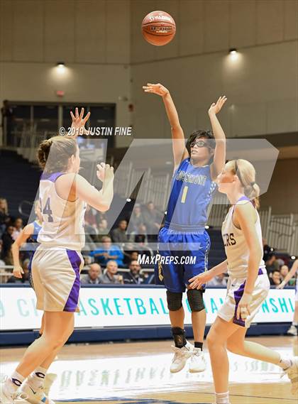 Thumbnail 2 in Grossmont vs. Carlsbad (CIF SDS D2 Final) photogallery.