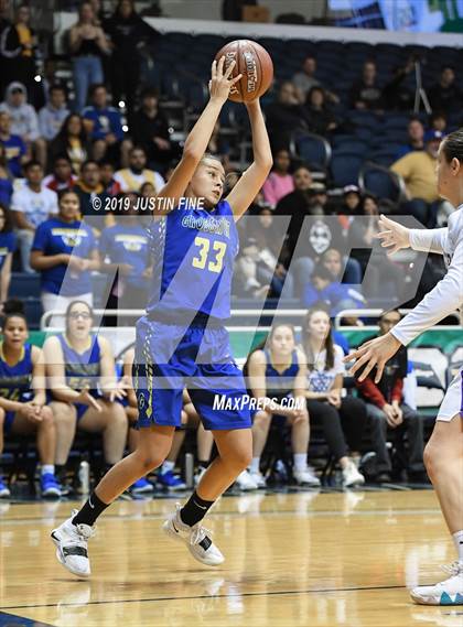 Thumbnail 1 in Grossmont vs. Carlsbad (CIF SDS D2 Final) photogallery.