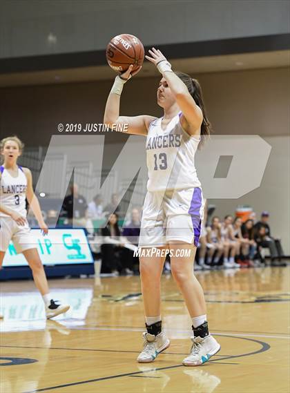 Thumbnail 2 in Grossmont vs. Carlsbad (CIF SDS D2 Final) photogallery.
