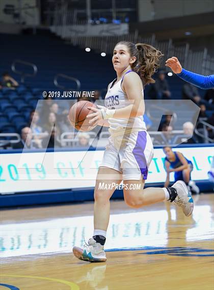 Thumbnail 1 in Grossmont vs. Carlsbad (CIF SDS D2 Final) photogallery.