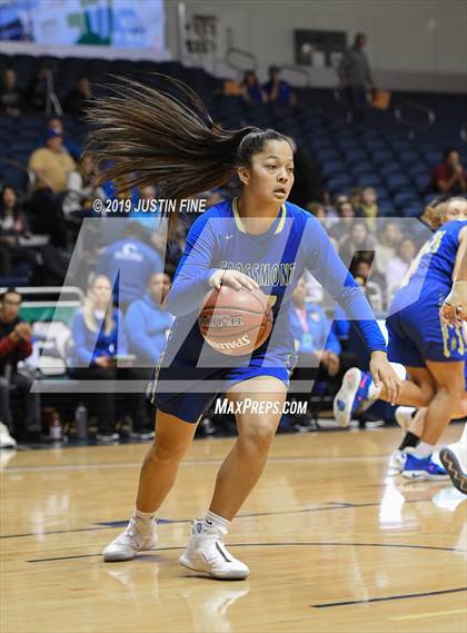 Thumbnail 2 in Grossmont vs. Carlsbad (CIF SDS D2 Final) photogallery.