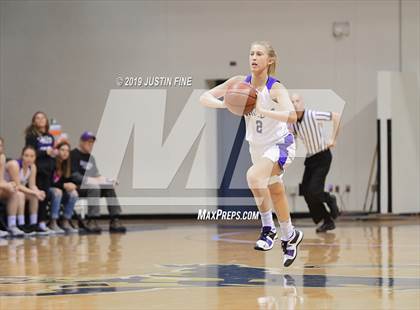 Thumbnail 1 in Grossmont vs. Carlsbad (CIF SDS D2 Final) photogallery.