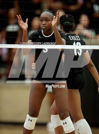 Thumbnail 1 in V.R. Eaton vs Lake Ridge(UIL 6A Volleyball Bi-district) photogallery.