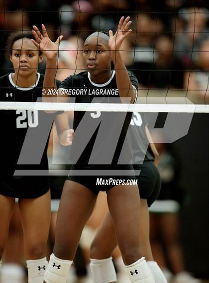 Thumbnail 3 in V.R. Eaton vs Lake Ridge(UIL 6A Volleyball Bi-district) photogallery.
