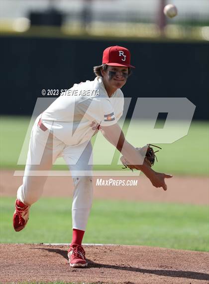 Thumbnail 3 in Regis Jesuit vs. Chaparral (CHSAA 5A State 1st Round) photogallery.