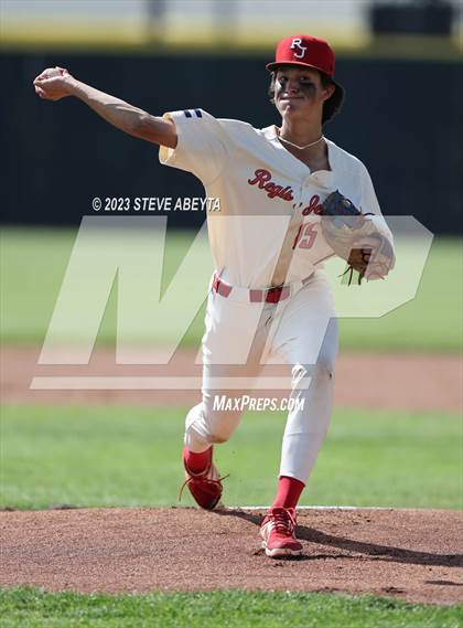 Thumbnail 3 in Regis Jesuit vs. Chaparral (CHSAA 5A State 1st Round) photogallery.