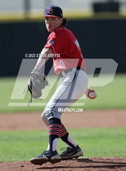 Thumbnail 3 in Regis Jesuit vs. Chaparral (CHSAA 5A State 1st Round) photogallery.