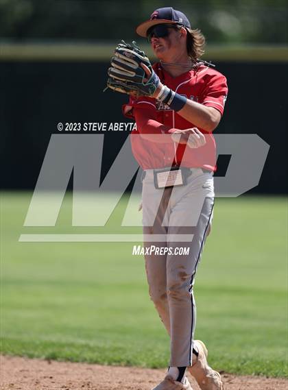 Thumbnail 3 in Regis Jesuit vs. Chaparral (CHSAA 5A State 1st Round) photogallery.