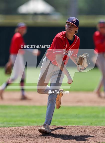 Thumbnail 3 in Regis Jesuit vs. Chaparral (CHSAA 5A State 1st Round) photogallery.
