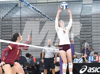 Thumbnail 3 in Clovis West vs. Lakeside (Durango Fall Classic) photogallery.