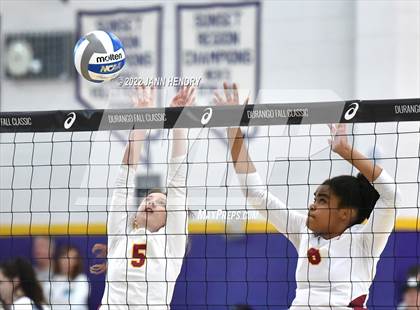 Thumbnail 3 in Clovis West vs. Lakeside (Durango Fall Classic) photogallery.