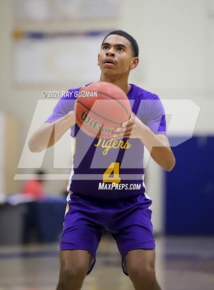 Thumbnail 3 in Lemoore vs Rocklin (Clovis Elks Holiday Tournament) photogallery.