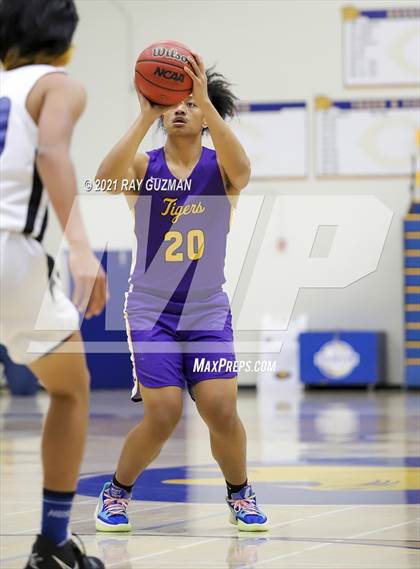 Thumbnail 3 in Lemoore vs Rocklin (Clovis Elks Holiday Tournament) photogallery.