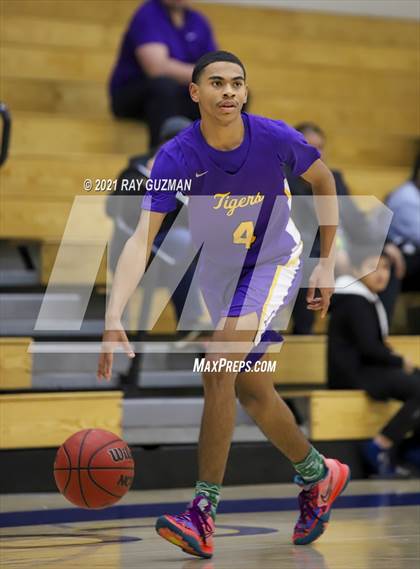 Thumbnail 3 in Lemoore vs Rocklin (Clovis Elks Holiday Tournament) photogallery.