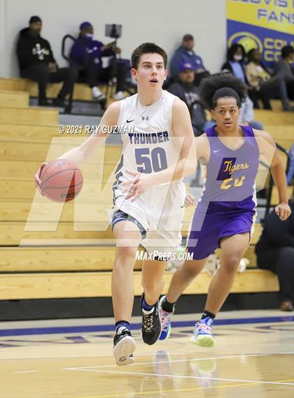 Thumbnail 1 in Lemoore vs Rocklin (Clovis Elks Holiday Tournament) photogallery.