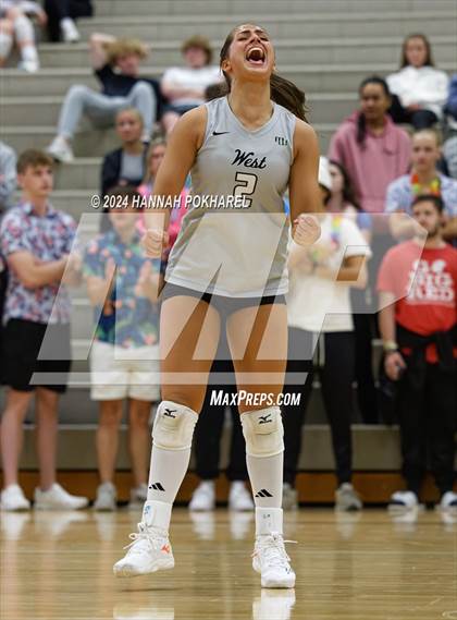 Thumbnail 2 in Millard North @ Millard West photogallery.
