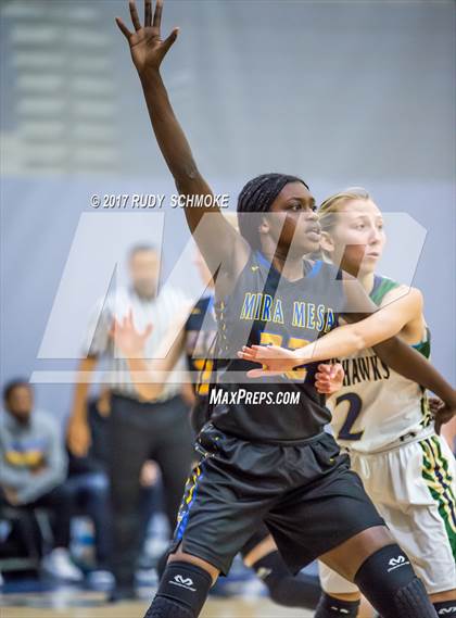 Thumbnail 2 in Del Norte vs. Mira Mesa (Knights of the Roundball Classic) photogallery.
