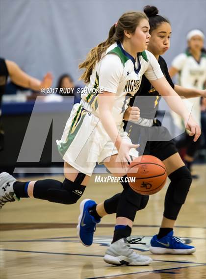 Thumbnail 2 in Del Norte vs. Mira Mesa (Knights of the Roundball Classic) photogallery.