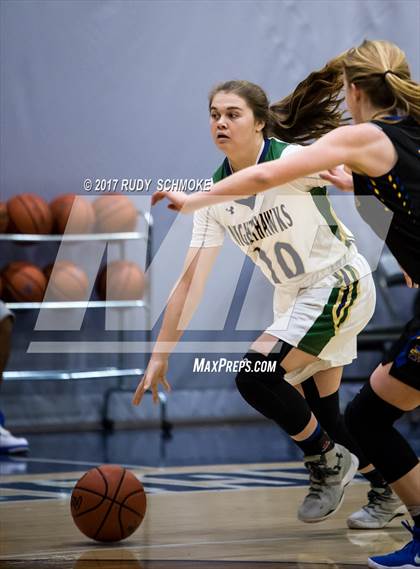 Thumbnail 2 in Del Norte vs. Mira Mesa (Knights of the Roundball Classic) photogallery.