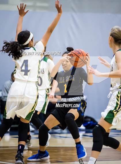 Thumbnail 3 in Del Norte vs. Mira Mesa (Knights of the Roundball Classic) photogallery.