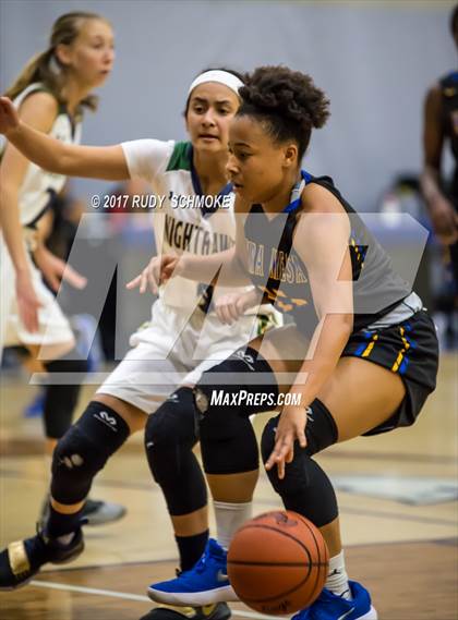 Thumbnail 3 in Del Norte vs. Mira Mesa (Knights of the Roundball Classic) photogallery.