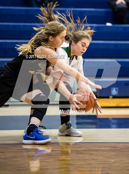 Thumbnail 3 in Del Norte vs. Mira Mesa (Knights of the Roundball Classic) photogallery.