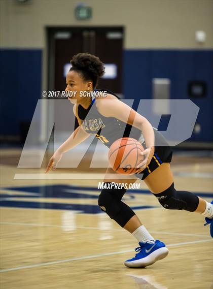 Thumbnail 2 in Del Norte vs. Mira Mesa (Knights of the Roundball Classic) photogallery.