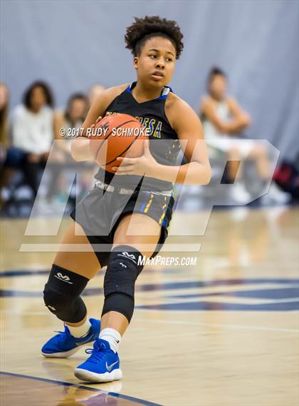 Thumbnail 3 in Del Norte vs. Mira Mesa (Knights of the Roundball Classic) photogallery.