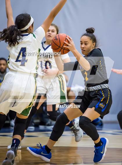 Thumbnail 1 in Del Norte vs. Mira Mesa (Knights of the Roundball Classic) photogallery.