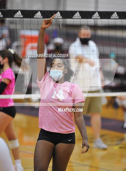 Thumbnail 1 in St. Agnes Academy @ Pearland photogallery.