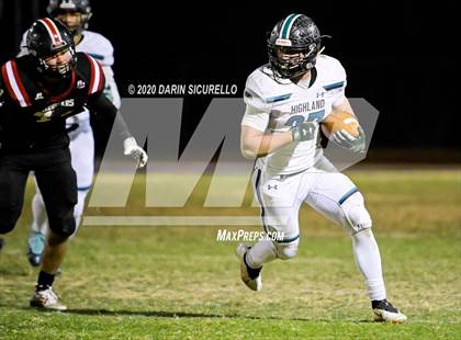 Thumbnail 2 in Highland vs Boulder Creek (AIA 6A Semifinal) photogallery.