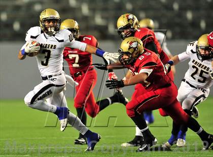Thumbnail 2 in Central Catholic vs. Santa Fe Christian (CIF State D4 Final) photogallery.