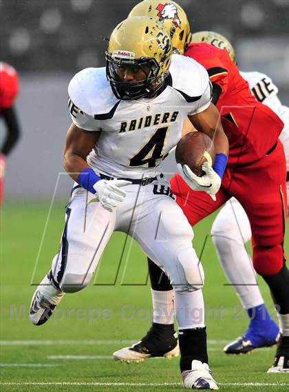 Thumbnail 2 in Central Catholic vs. Santa Fe Christian (CIF State D4 Final) photogallery.