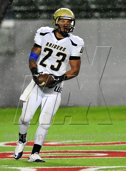Thumbnail 1 in Central Catholic vs. Santa Fe Christian (CIF State D4 Final) photogallery.