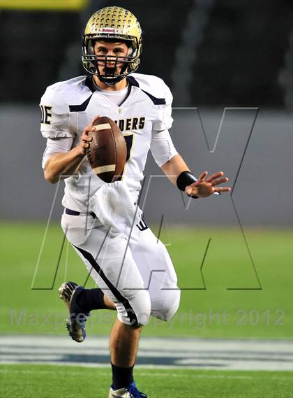 Thumbnail 3 in Central Catholic vs. Santa Fe Christian (CIF State D4 Final) photogallery.
